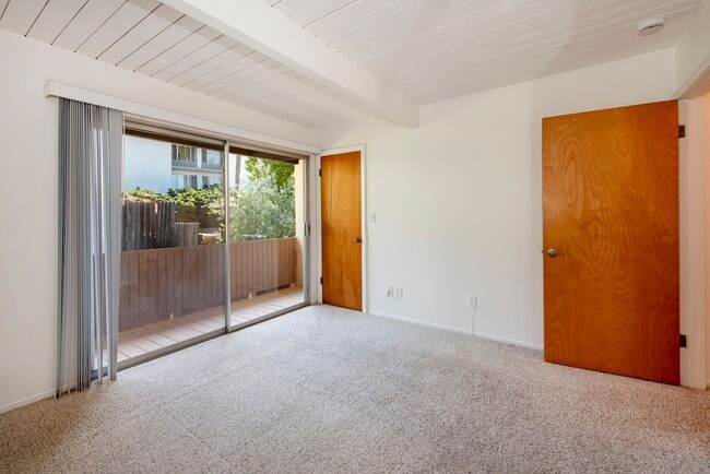 Building Photo - 2 BED/1.5 BATH ON THE MESA!!!