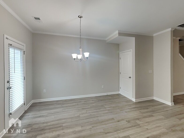 Building Photo - 2818 Laurel Ridge Cir