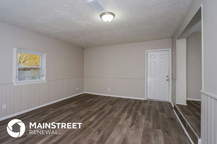 Building Photo - 8903 Willowcreek Dr