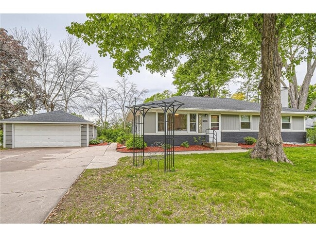 Building Photo - 4989 W Turtle Ln