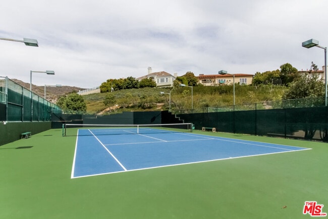 Building Photo - 1470 Paseo De Oro