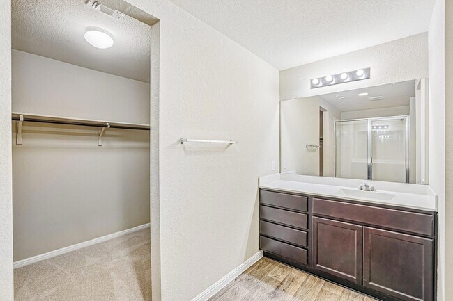 Building Photo - 10604 Menominee Falls Ln
