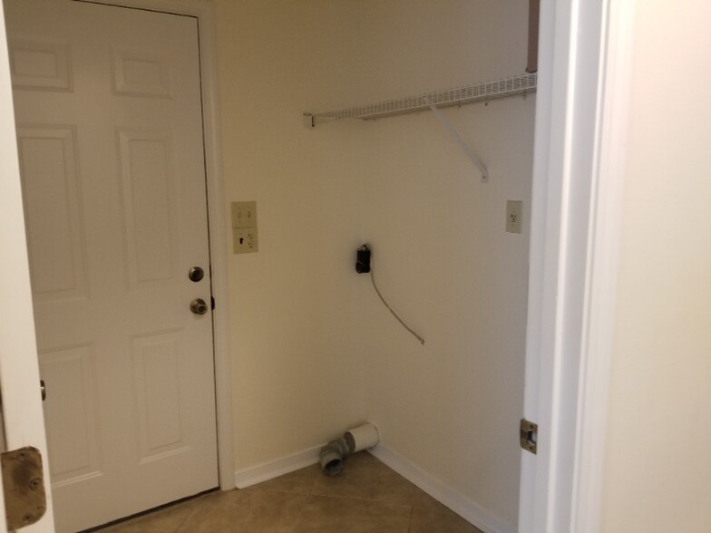 Building Photo - 5350 Soto Grande Dr