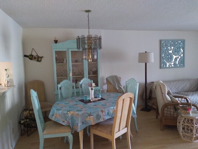 Dining room - 131 SE 3rd Ave