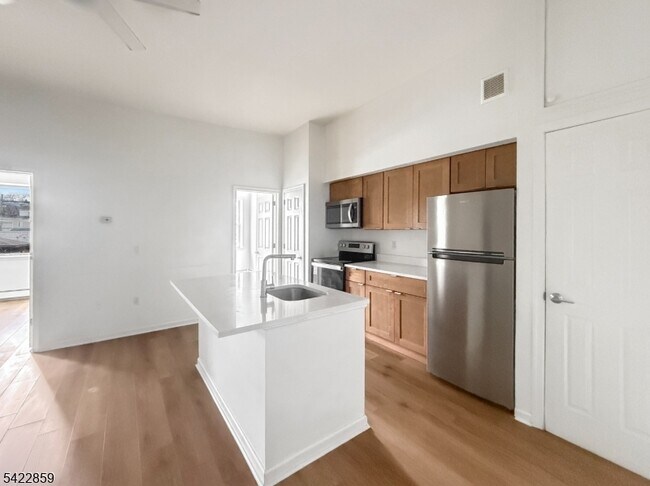 Building Photo - 403 S Main St