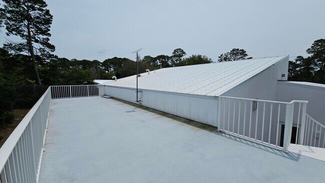 Building Photo - 63 1st Ct