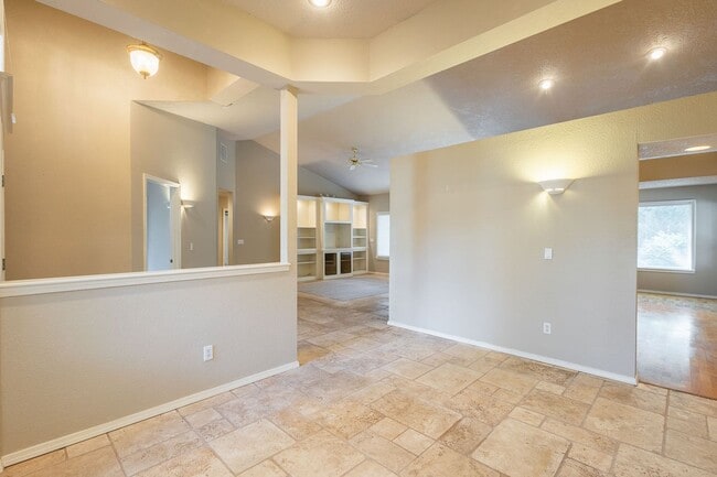 Building Photo - Beautiful home in the heart of Eagle