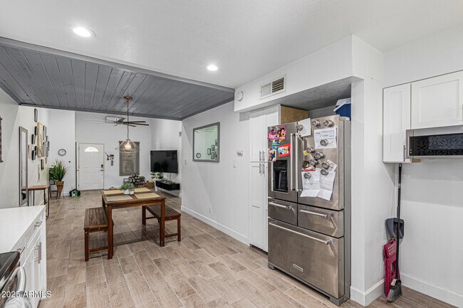 Building Photo - 2934 N 22nd Pl