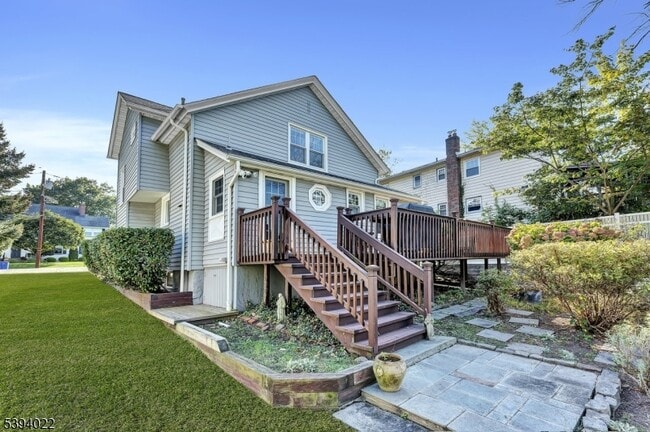 Building Photo - 19 Forest Dr