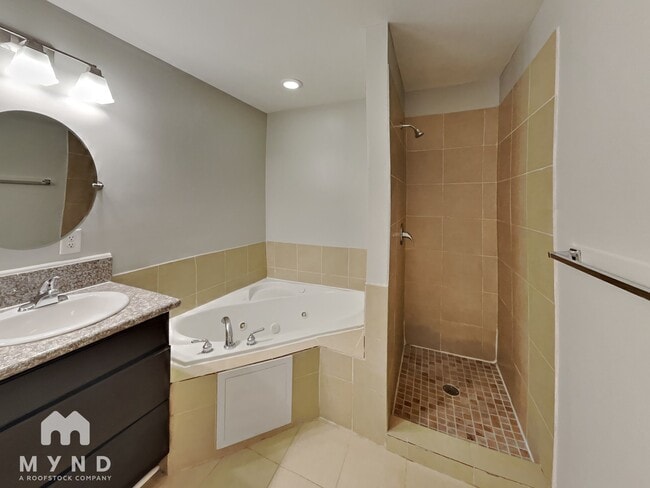 Building Photo - 1579 Park Pl NE