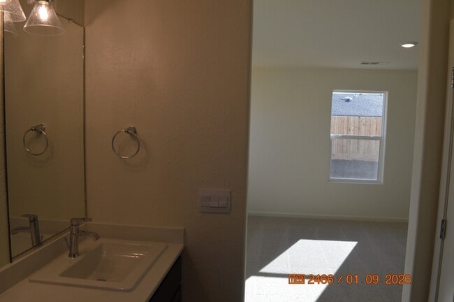 Building Photo - 644 Marshall Ln