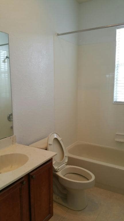 Building Photo - 3000 Laurel Park Ln