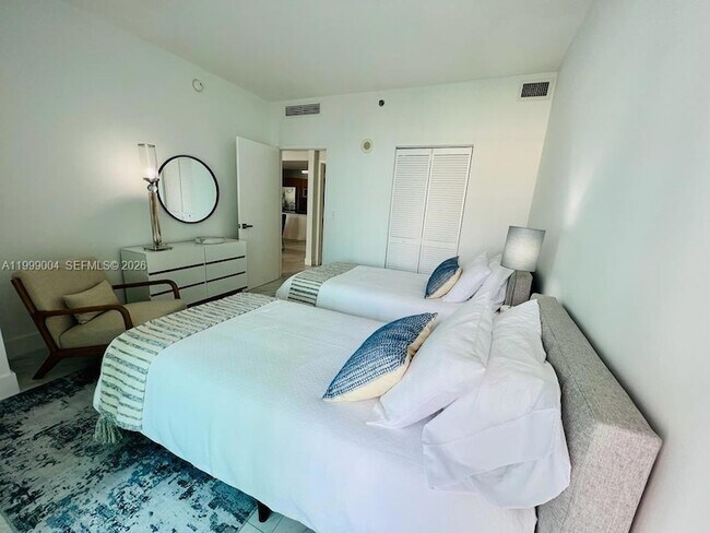 Building Photo - 951 Brickell Ave