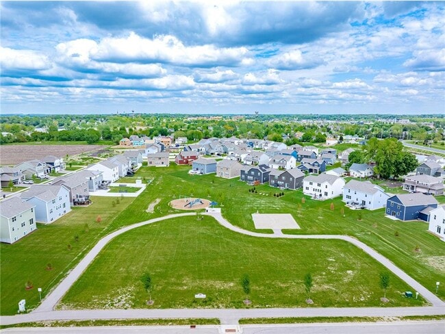 Building Photo - 717 Winterberry Ln