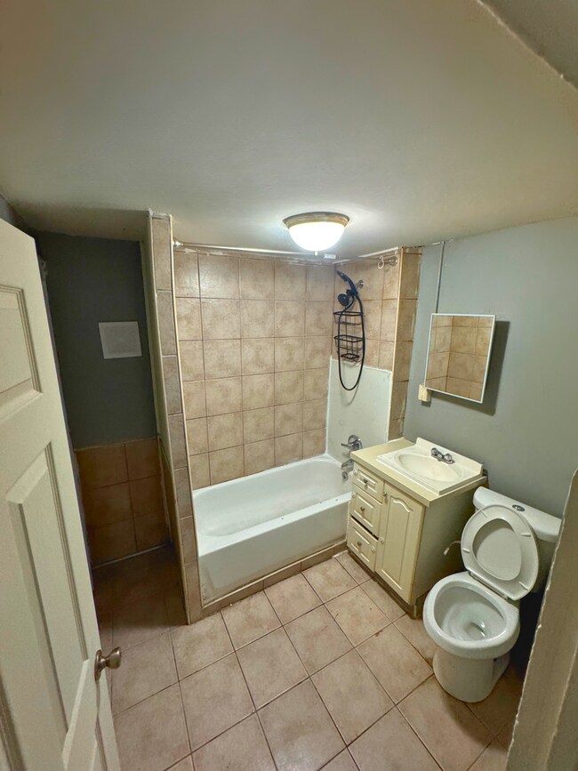 Building Photo - 708 Catherine St