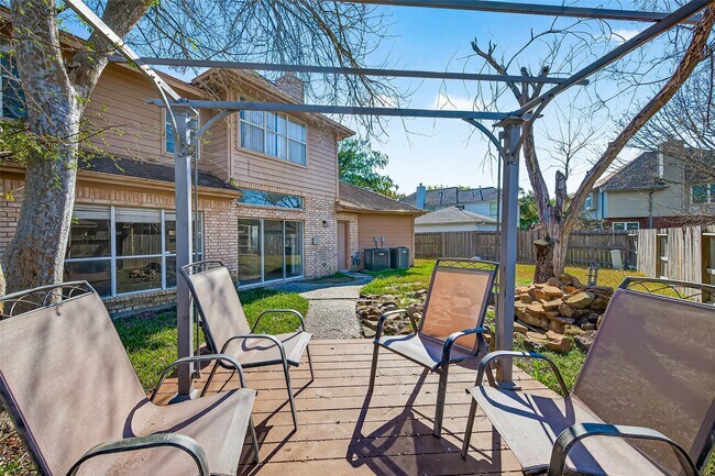 Building Photo - 16410 Fondren Grove Dr