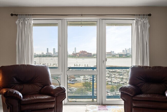 Building Photo - 1001 Marina Dr