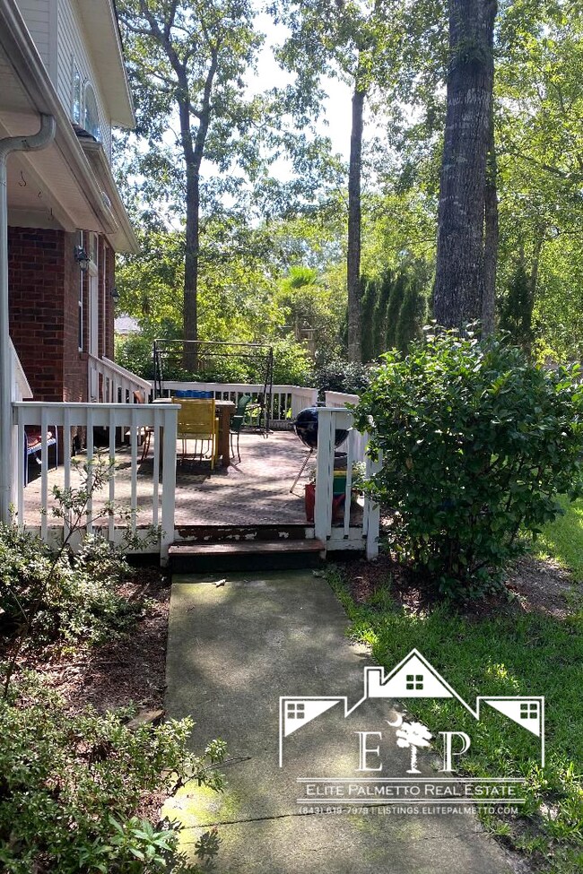 Building Photo - Beautiful Brick Home for Rent – Spacious, Bright & Welcoming