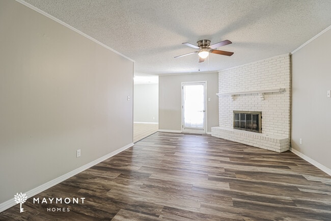 Building Photo - 3405 Dunkeld Dr