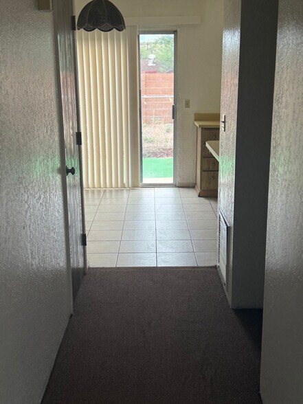 Building Photo - 433 Avenida Garza