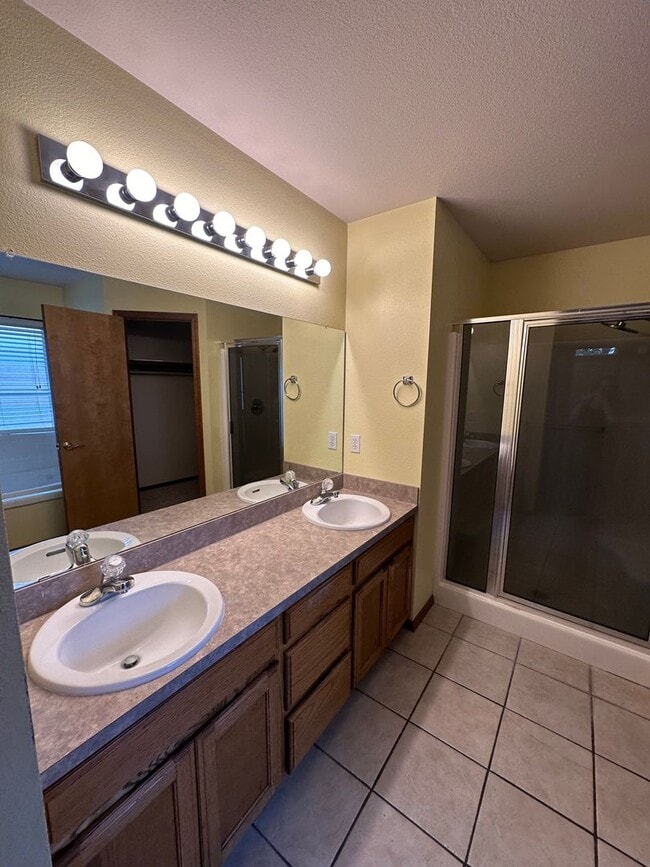 Building Photo - Cozy 4 Bed 2 Bath! Mesa School District !