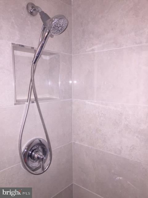 Building Photo - 8315 N Brook Ln