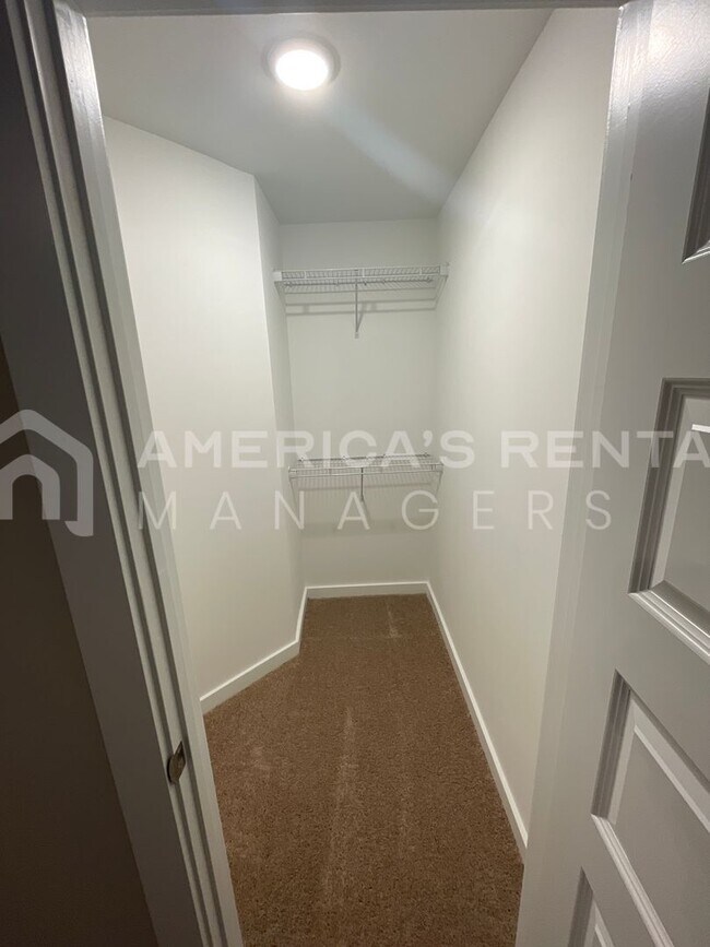 Building Photo - Home for Rent in Oak Grove, AL!!! Available to View with 48 Hour Notice!!!