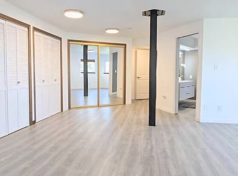 Building Photo - 145 Lawson Rd