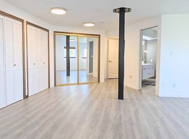 Building Photo - 145 Lawson Rd