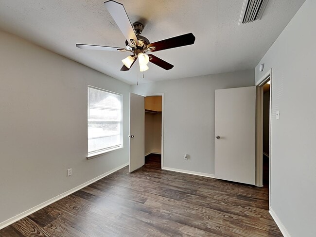 Building Photo - Beautiful Single Family Home | 3 BR/1BA | 1 Car-Garage | Fenced Backyard