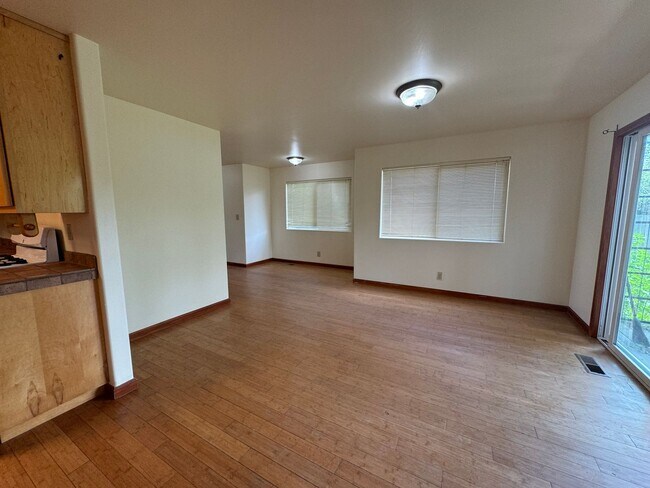 Building Photo - 1135 Aloha Way