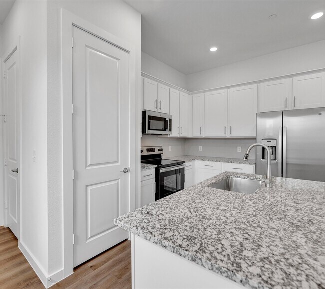 Building Photo - 2709 Rockhill Rd