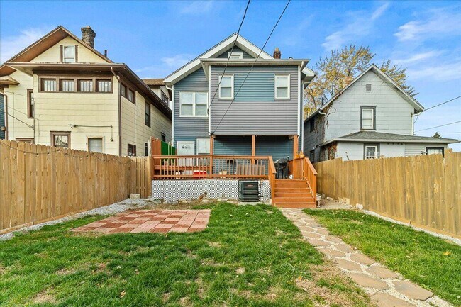 Building Photo - 40 S Richardson Ave