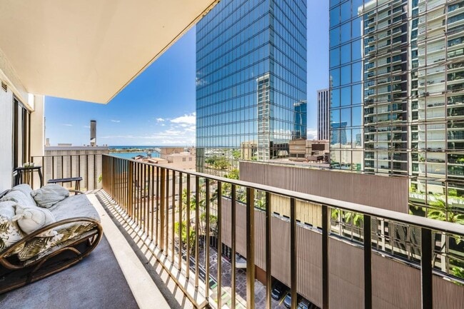 Building Photo - 2BED 2 BATH ALL UTILITIES INCLUDED DOWNTOW...