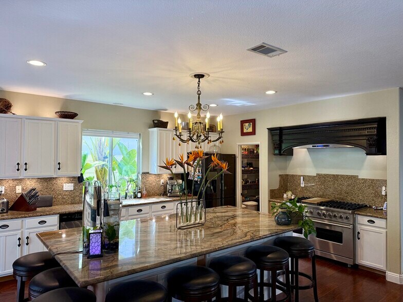 Building Photo - 26341 Via Corrizo