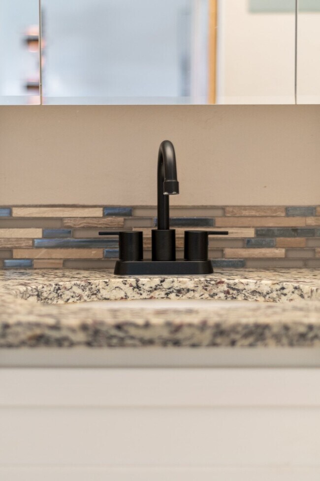 Building Photo - 4800 Hale Pky