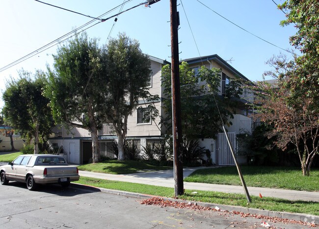 Building Photo - 1075 Loma Ave