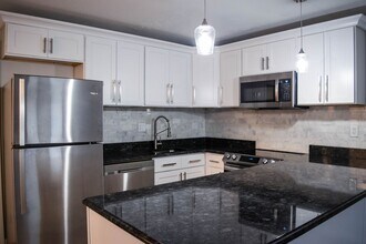 Building Photo - 467 Whalley Ave