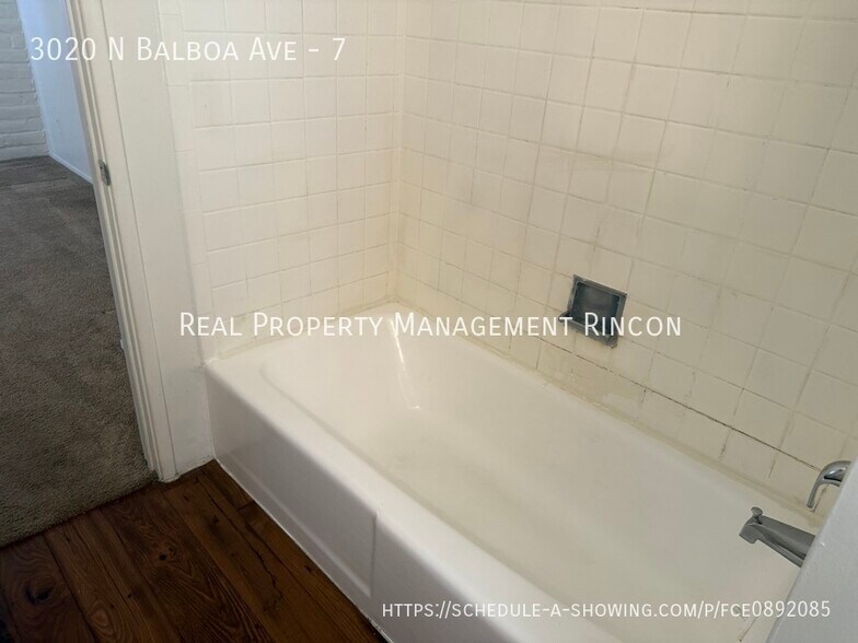 Building Photo - 3020 N Balboa Ave