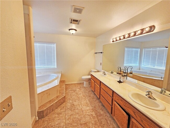 Building Photo - 3120 E Easy St