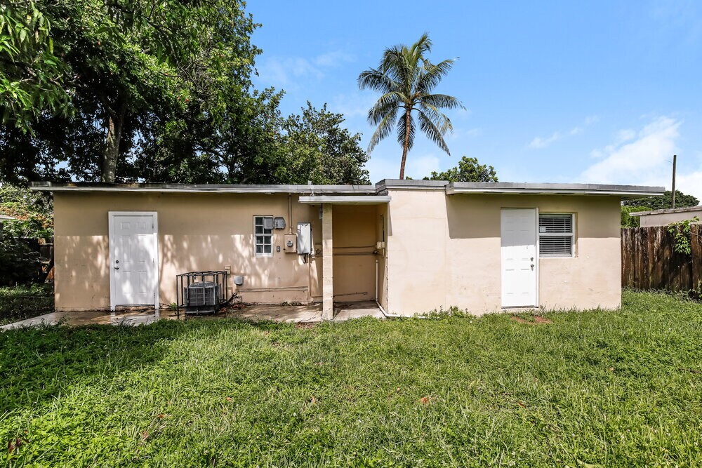 Building Photo - 16461 NW 19th Ave