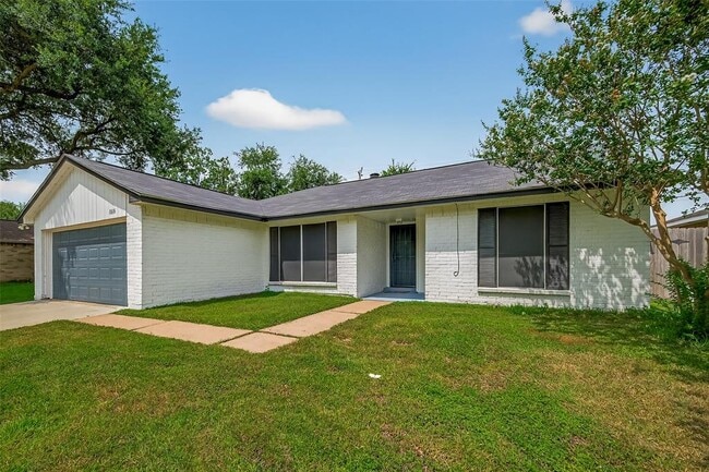 Building Photo - 10606 Forest Leaf Dr