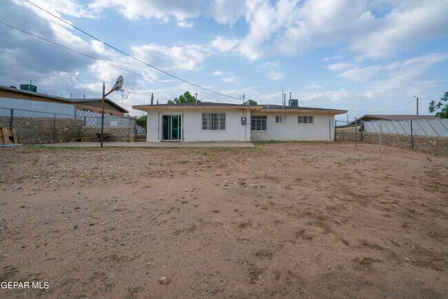 Building Photo - 4016 Titanic Ave