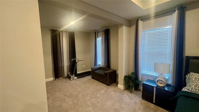 Building Photo - 2320 Stratten Dr