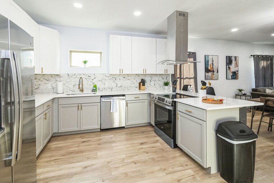 Building Photo - 2306 E Houston St