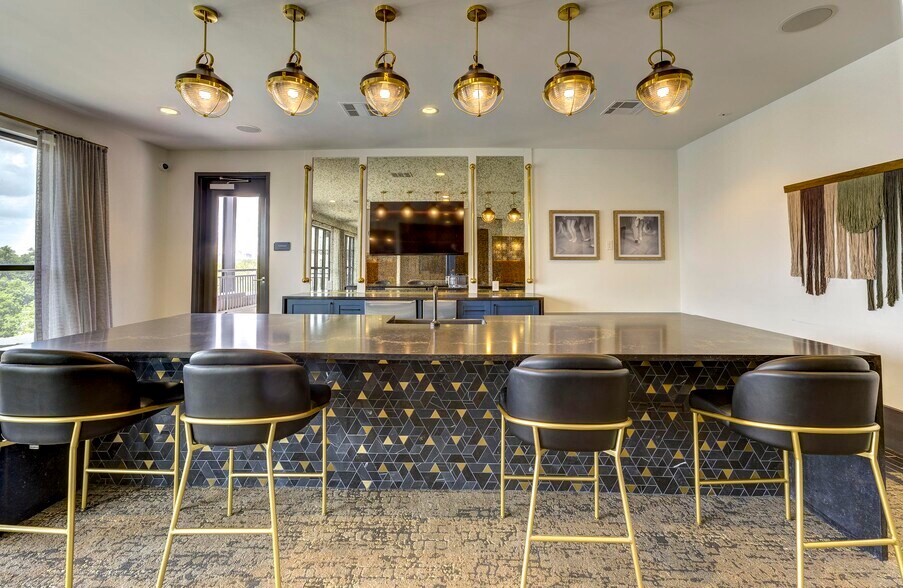 Building Photo - 3706 Goodwin Ave