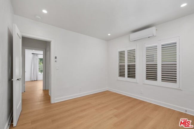 Building Photo - 827 23rd St