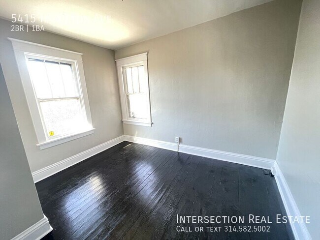 Building Photo - Spacious 2 Bed/1Bath w/Updated Kitchen