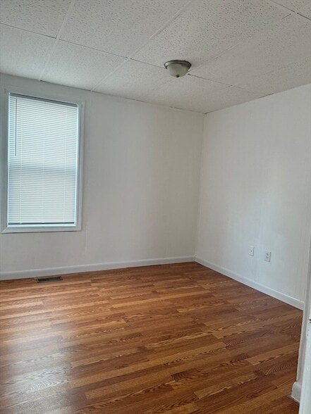 Building Photo - 8 E Kendall St
