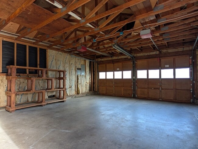 Building Photo - Newly Renovated 3-Bedroom, 1.5-Bath in Fantastic Neighborhood- Sheldon HS District